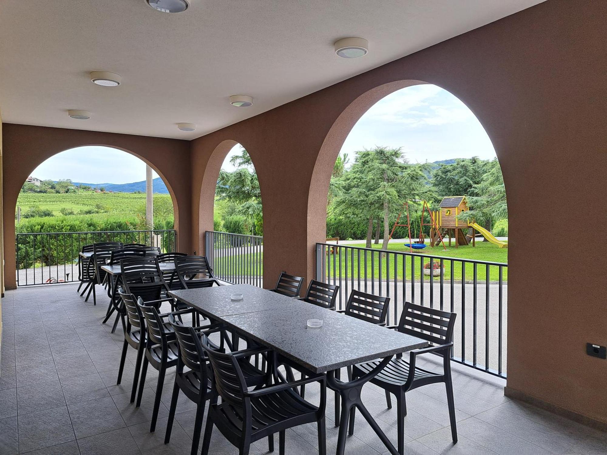 Posestvo Rouna - Winery And Apartments Випава Экстерьер фото