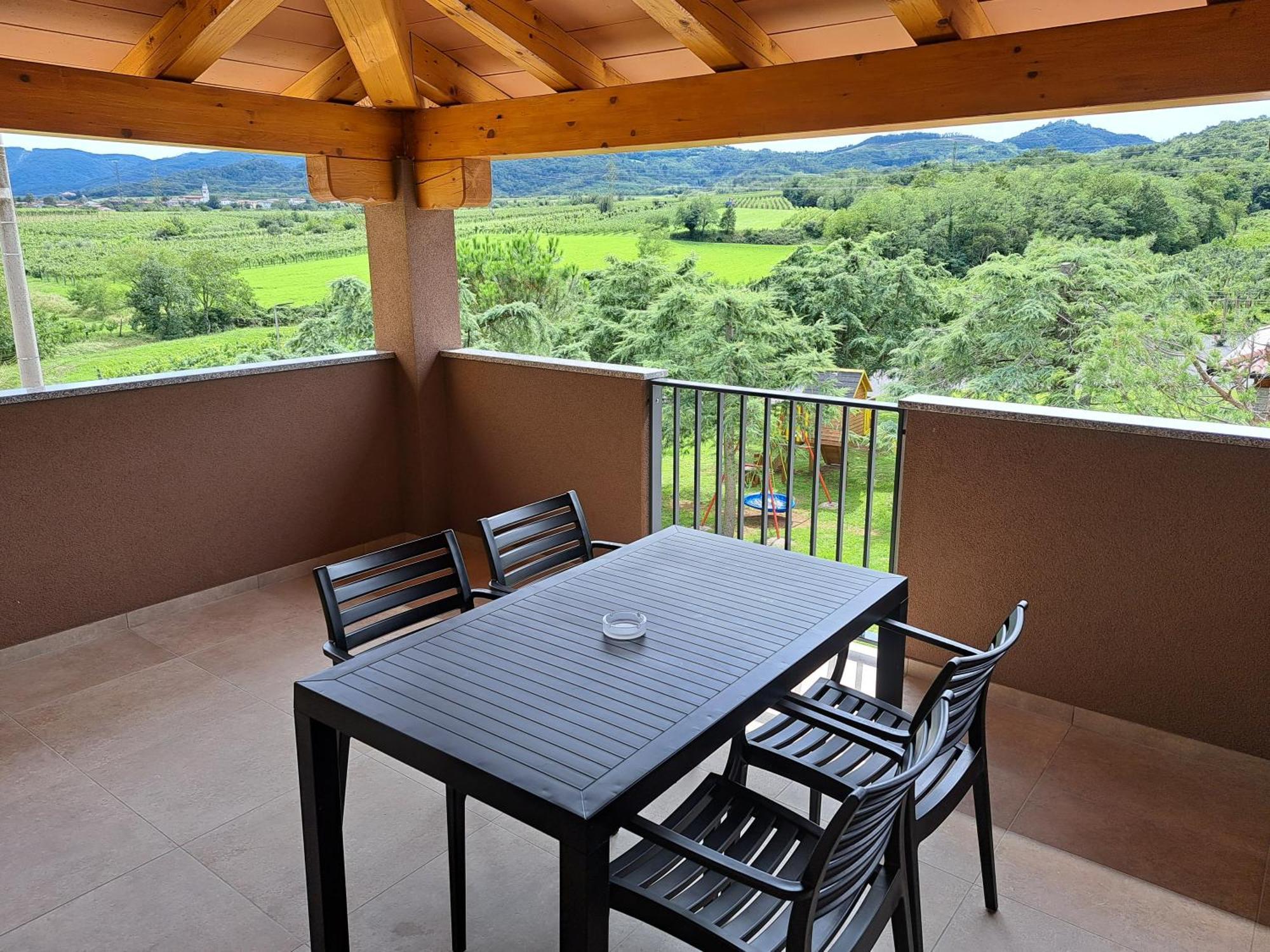 Posestvo Rouna - Winery And Apartments Випава Экстерьер фото